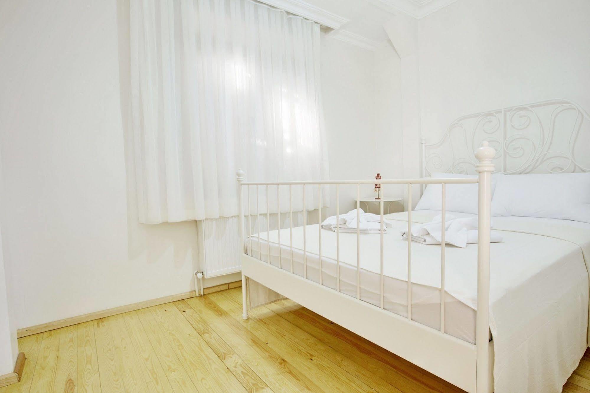 Buyukada Apart Hotel - Sehbal Adalar Zewnętrze zdjęcie