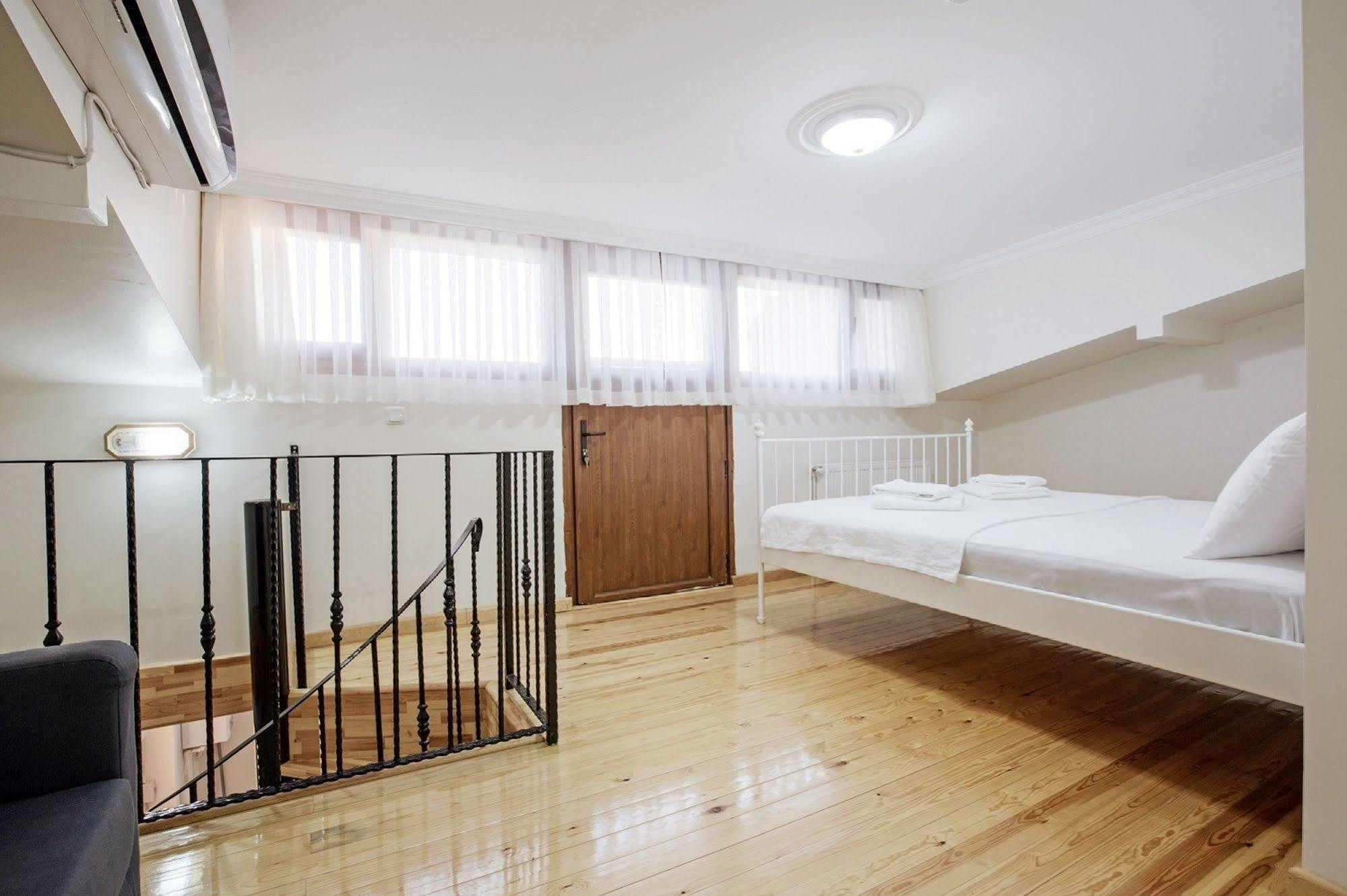Buyukada Apart Hotel - Sehbal Adalar Zewnętrze zdjęcie