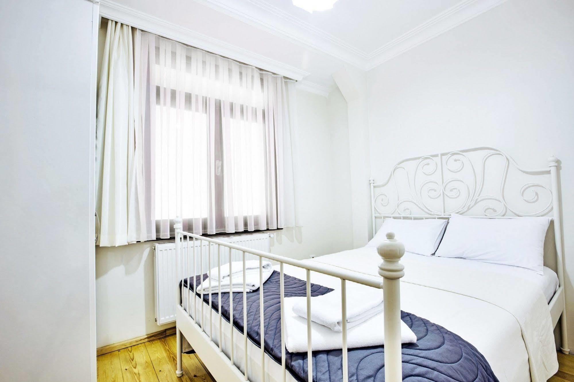 Buyukada Apart Hotel - Sehbal Adalar Zewnętrze zdjęcie